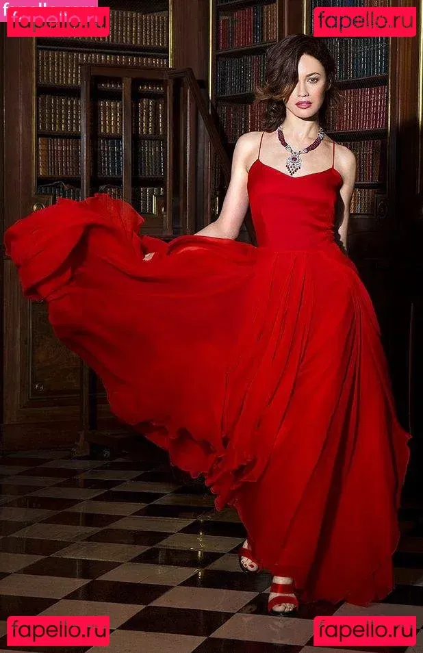 Olga Kurylenko Onlyfans Photo Gallery 