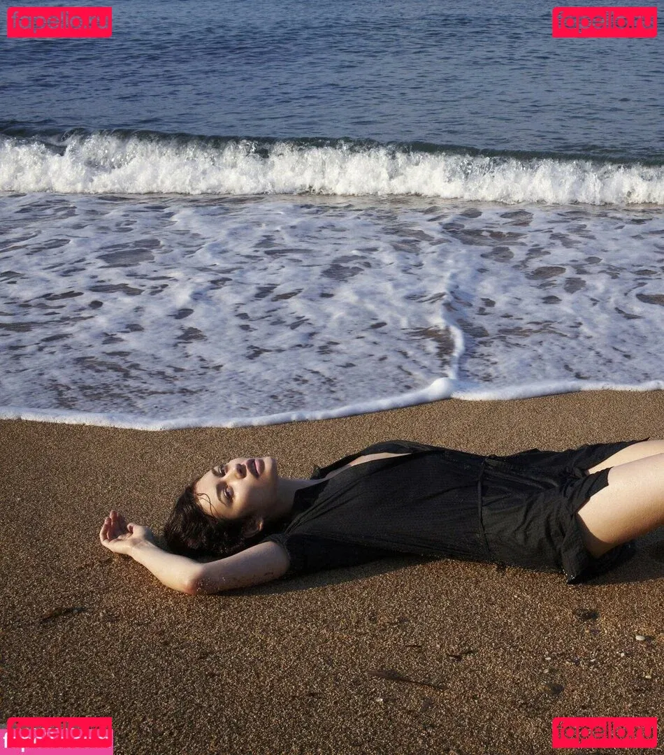 Olga Kurylenko Onlyfans Photo Gallery 