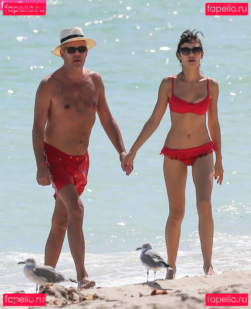 Olga Kurylenko Onlyfans Photo Gallery 