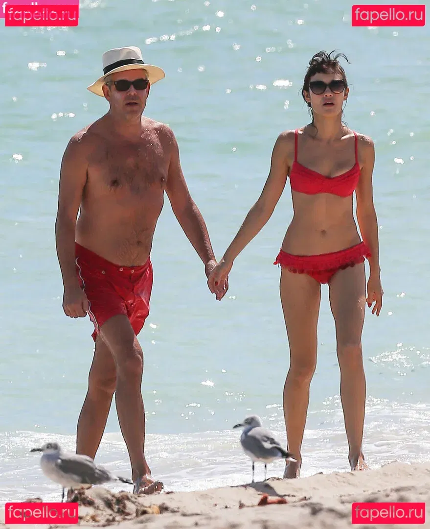 Olga Kurylenko Onlyfans Photo Gallery 