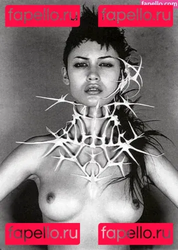 Olga Kurylenko Onlyfans Photo Gallery 