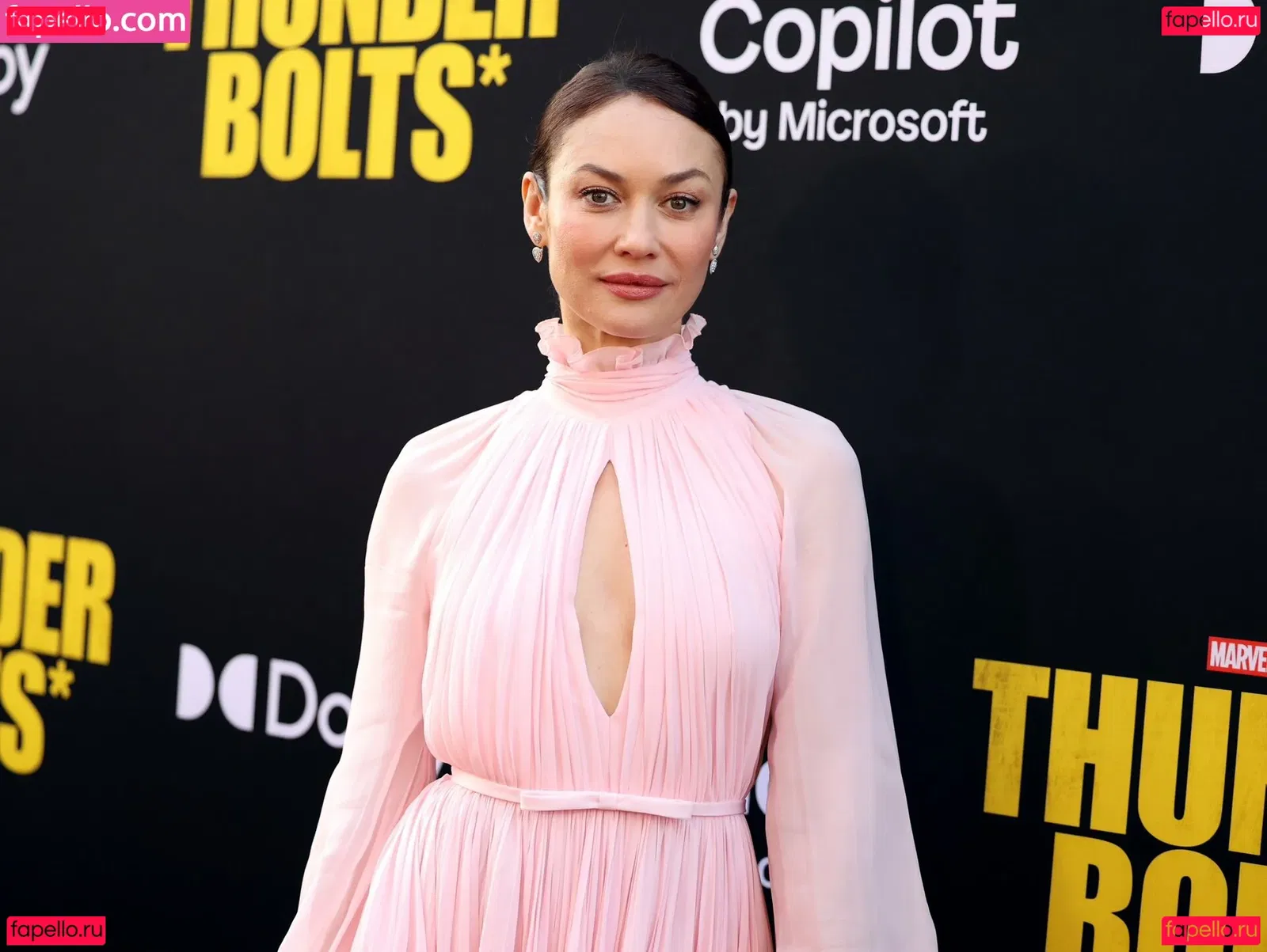 Olga Kurylenko Onlyfans Photo Gallery 