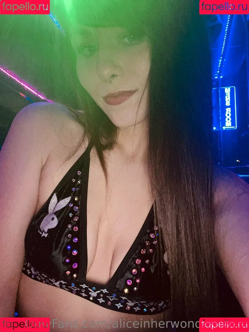aliceinherwonderland1 Onlyfans Photo Gallery 