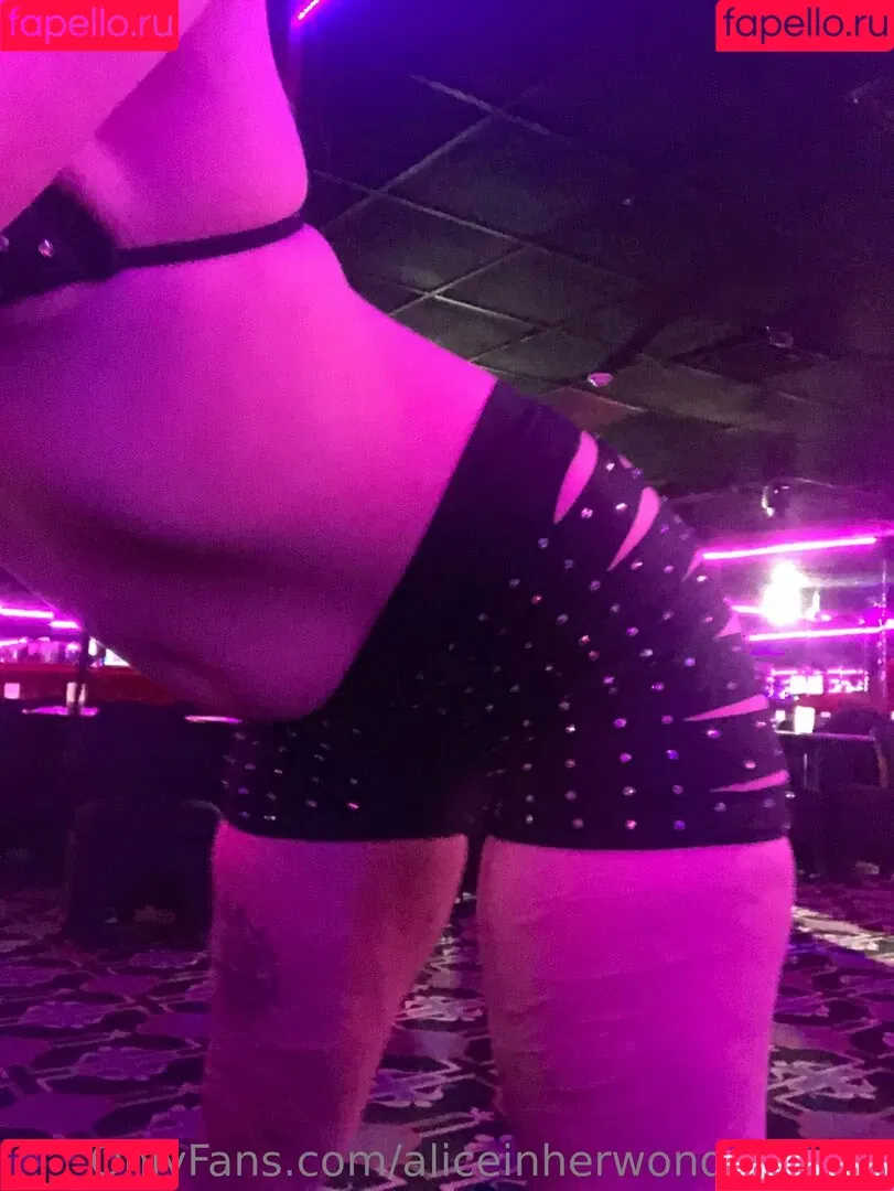 aliceinherwonderland1 Onlyfans Photo Gallery 