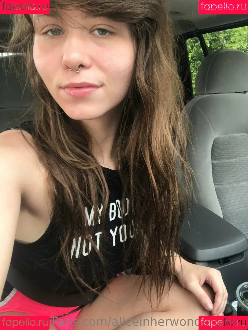 aliceinherwonderland1 Onlyfans Photo Gallery 