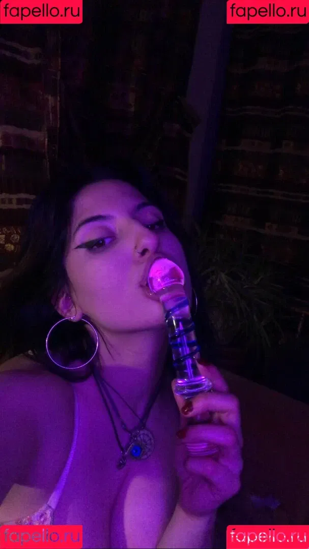 nadeleine Onlyfans Photo Gallery 