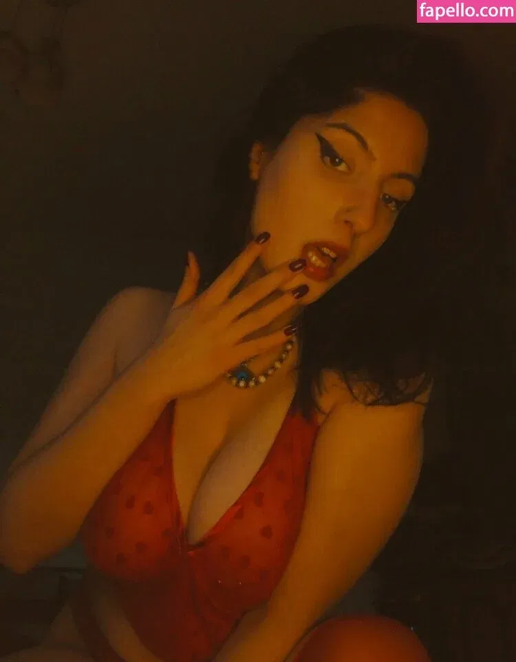 nadeleine Onlyfans Photo Gallery 