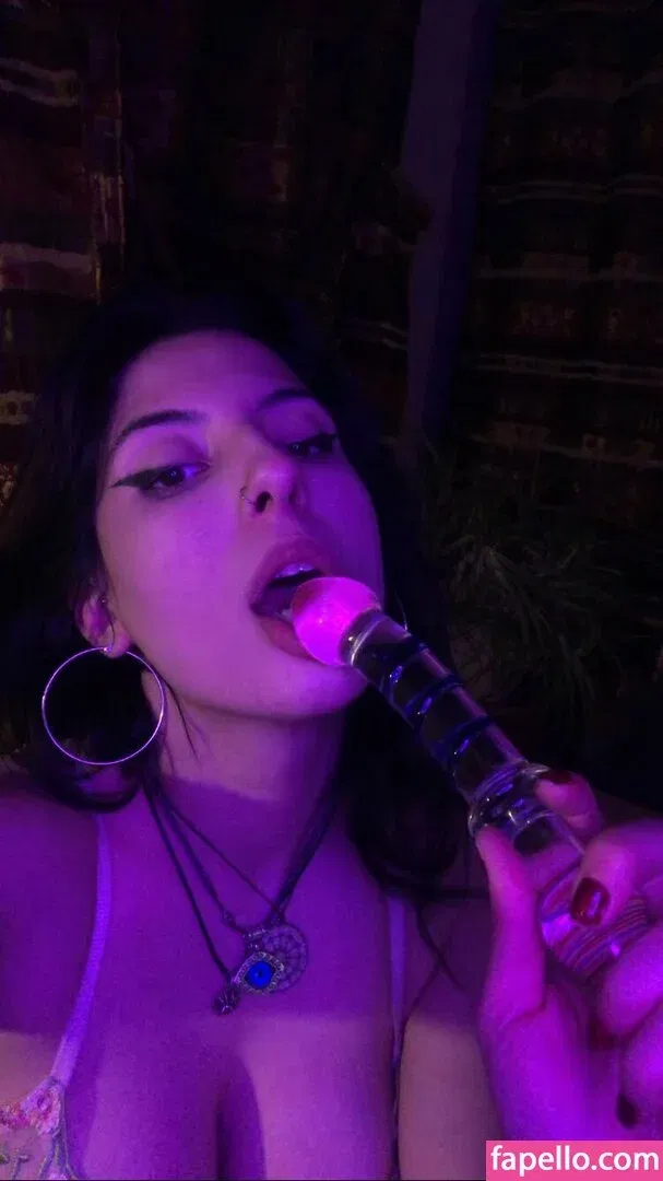 nadeleine Onlyfans Photo Gallery 