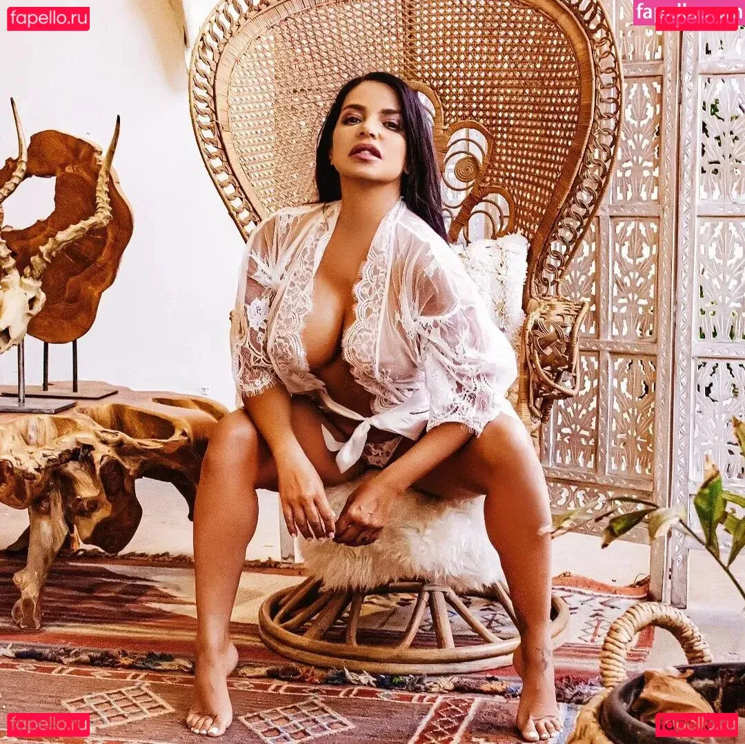 Vida Guerra Onlyfans Photo Gallery 