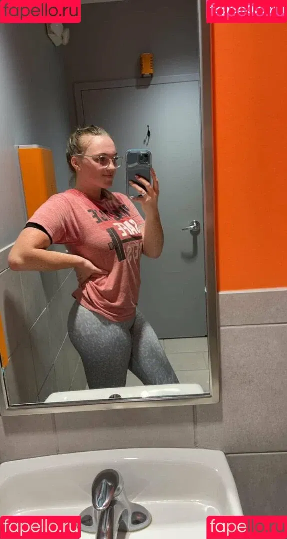 Raelyne Summeier Onlyfans Photo Gallery 