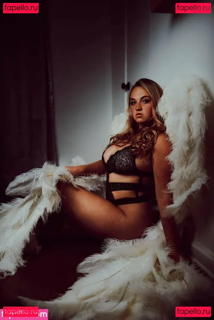 Raelyne Summeier Onlyfans Photo Gallery 