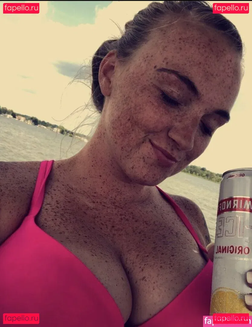 Raelyne Summeier Onlyfans Photo Gallery 