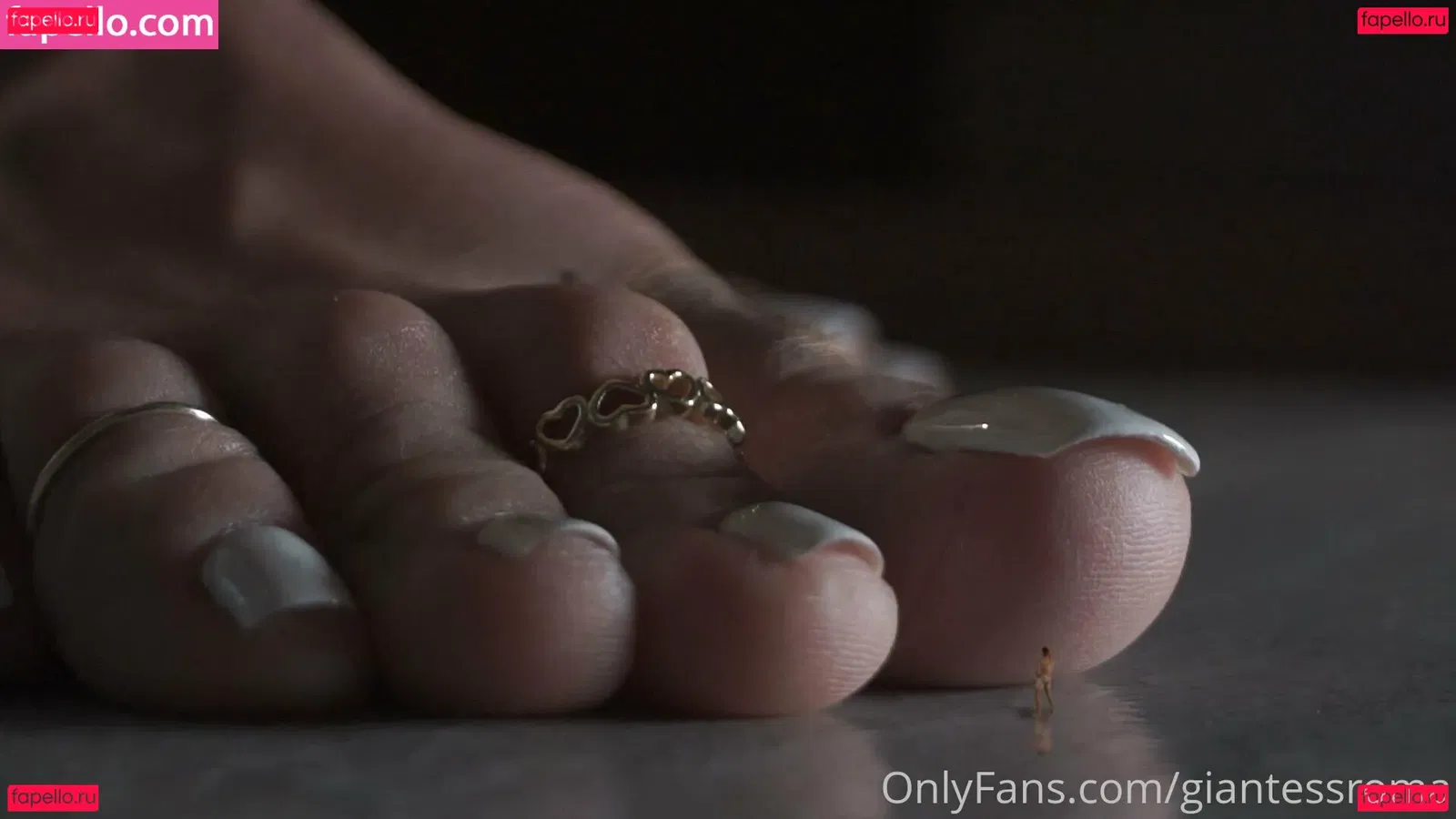 giantessroma Onlyfans Photo Gallery 