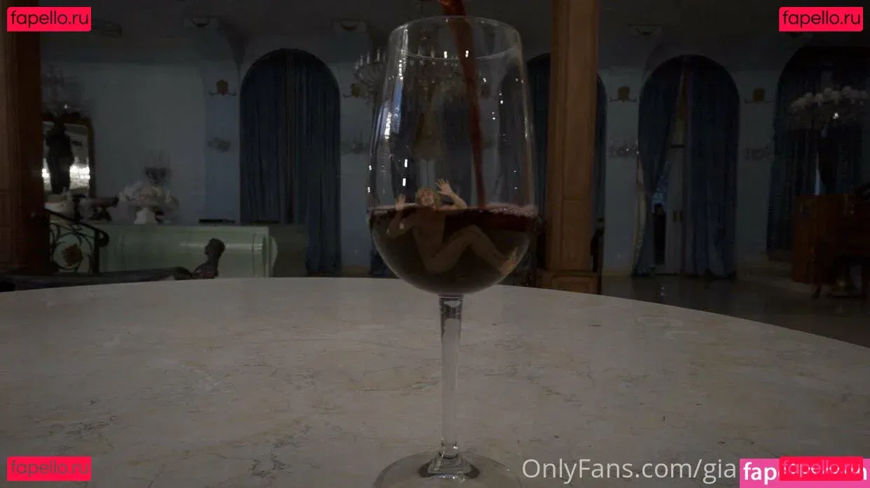 giantessroma Onlyfans Photo Gallery 