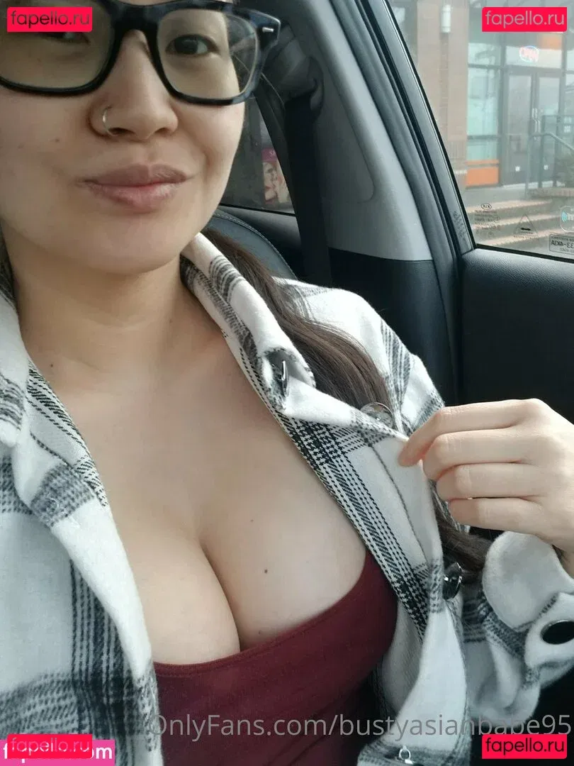 bustyasianbabe95 Onlyfans Photo Gallery 