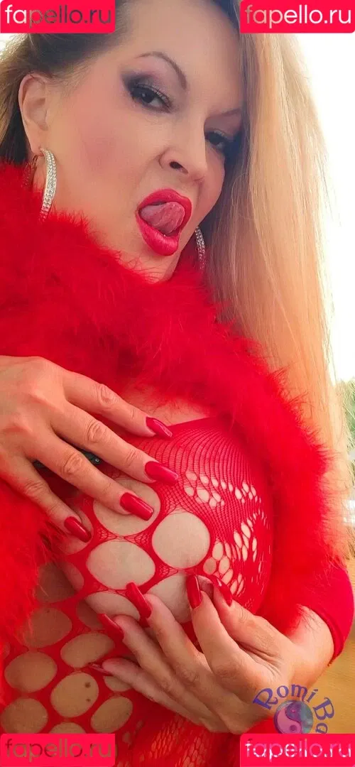rominow Onlyfans Photo Gallery 