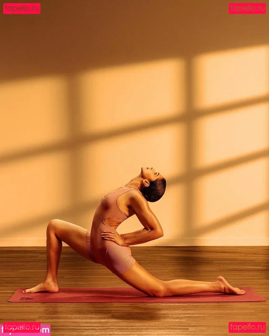 Deepika Padukone Onlyfans Photo Gallery 