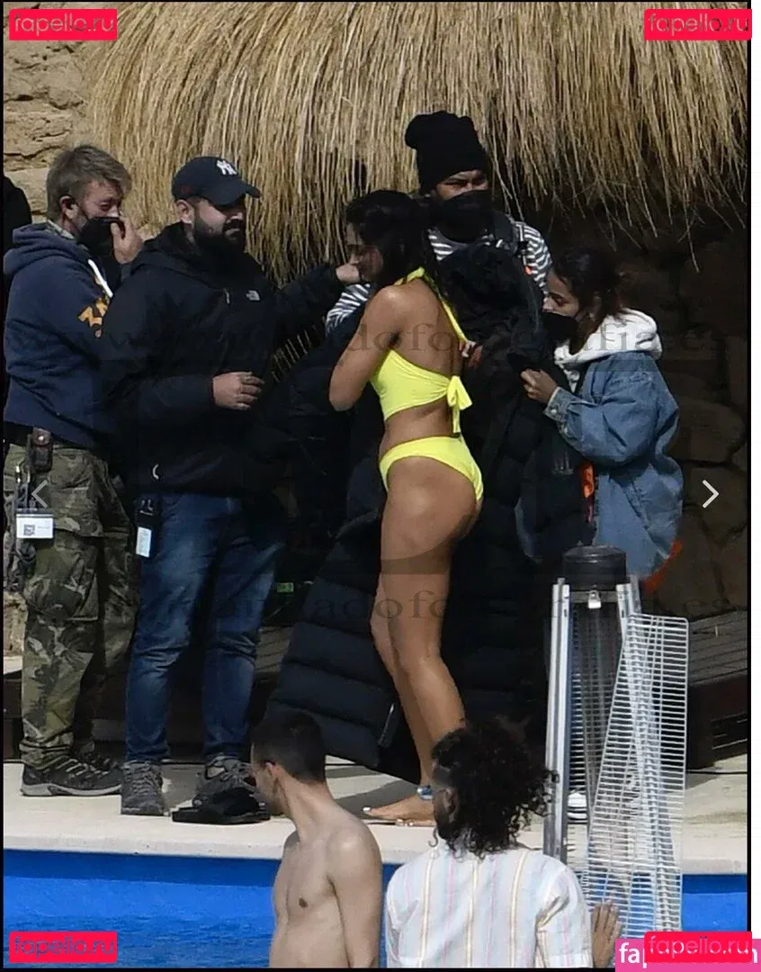 Deepika Padukone Onlyfans Photo Gallery 