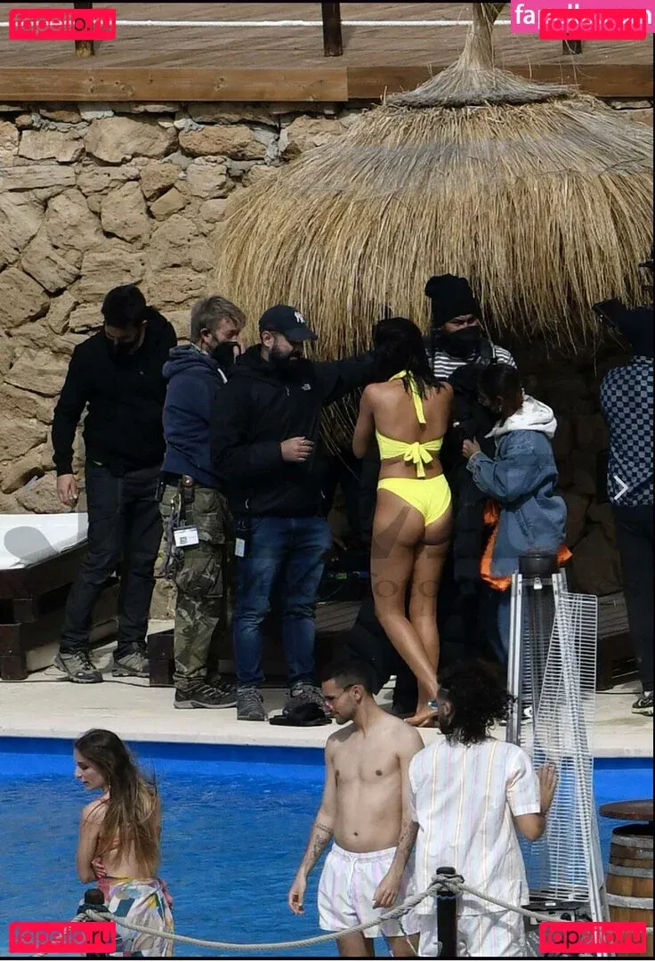 Deepika Padukone Onlyfans Photo Gallery 