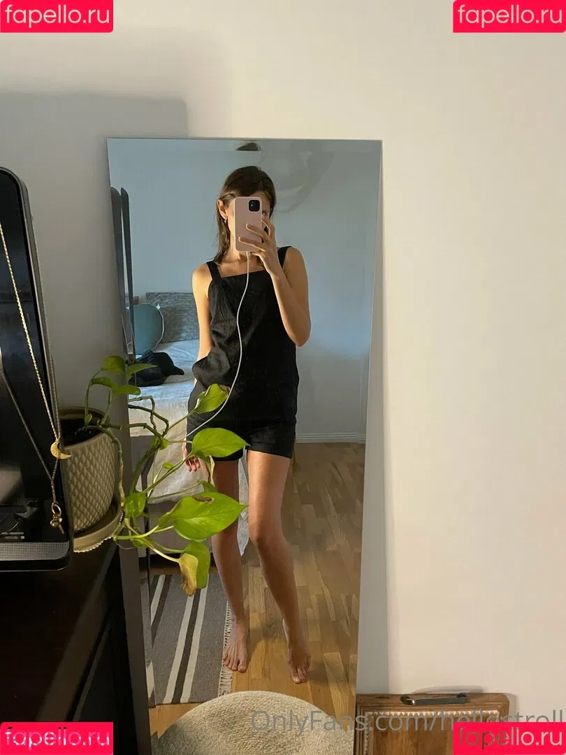 hellostroll Onlyfans Photo Gallery 