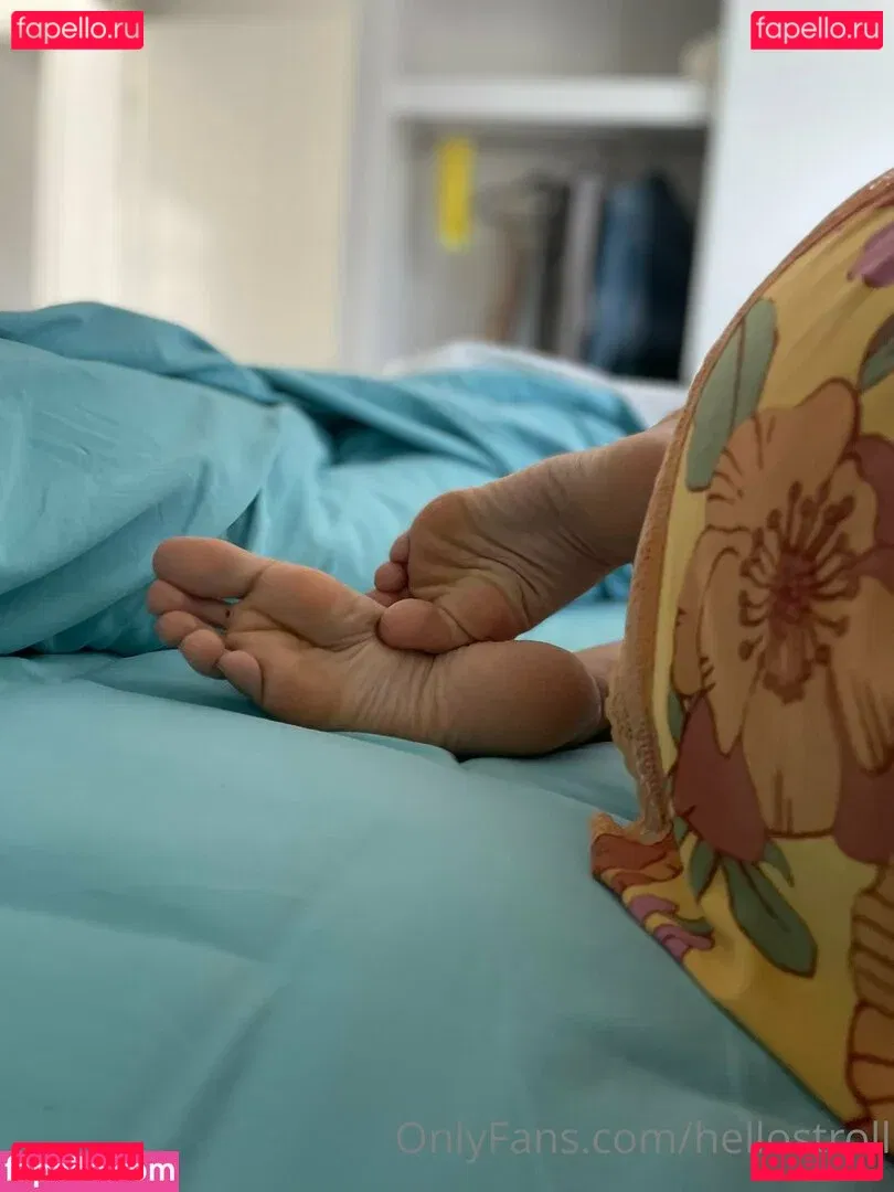 hellostroll Onlyfans Photo Gallery 