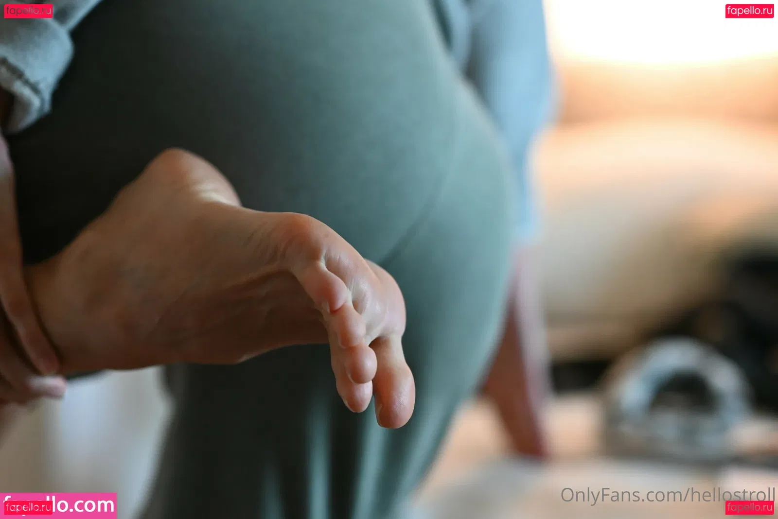 hellostroll Onlyfans Photo Gallery 