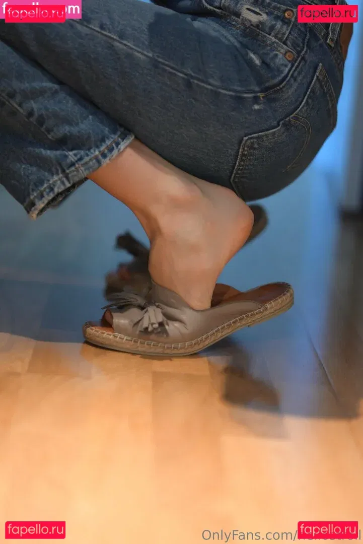 hellostroll Onlyfans Photo Gallery 