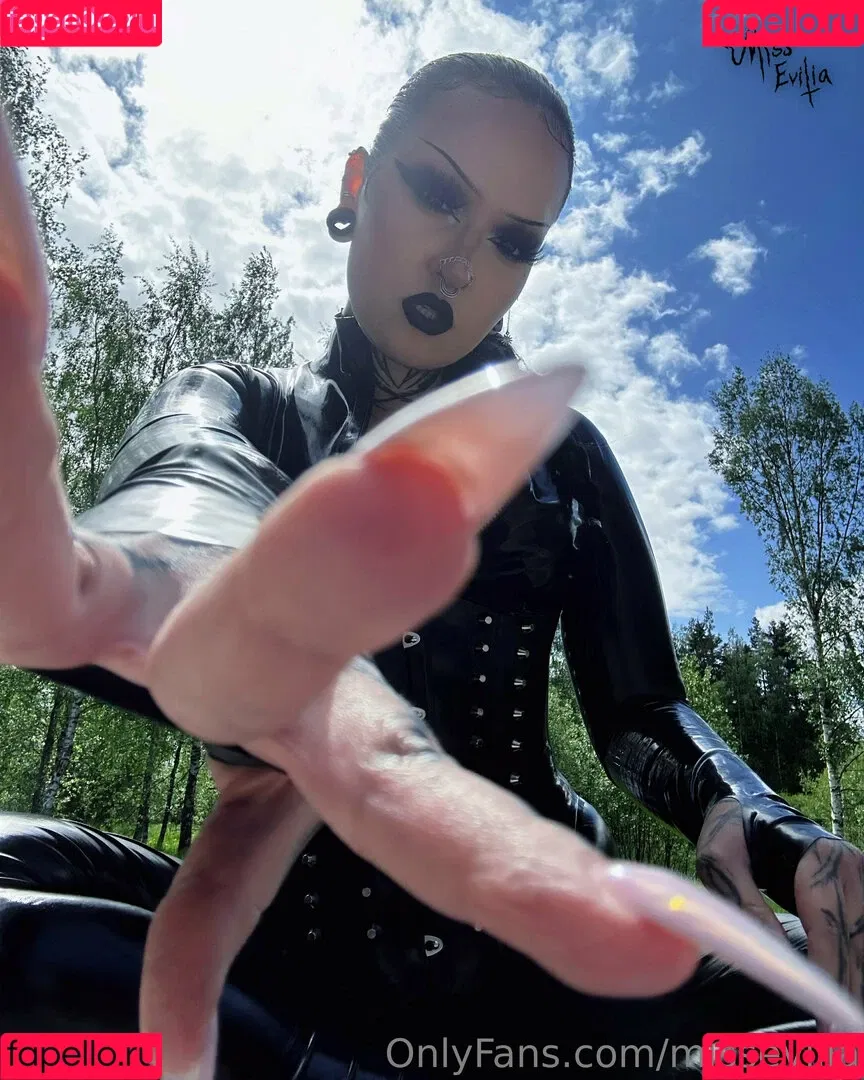 missevilia Onlyfans Photo Gallery 