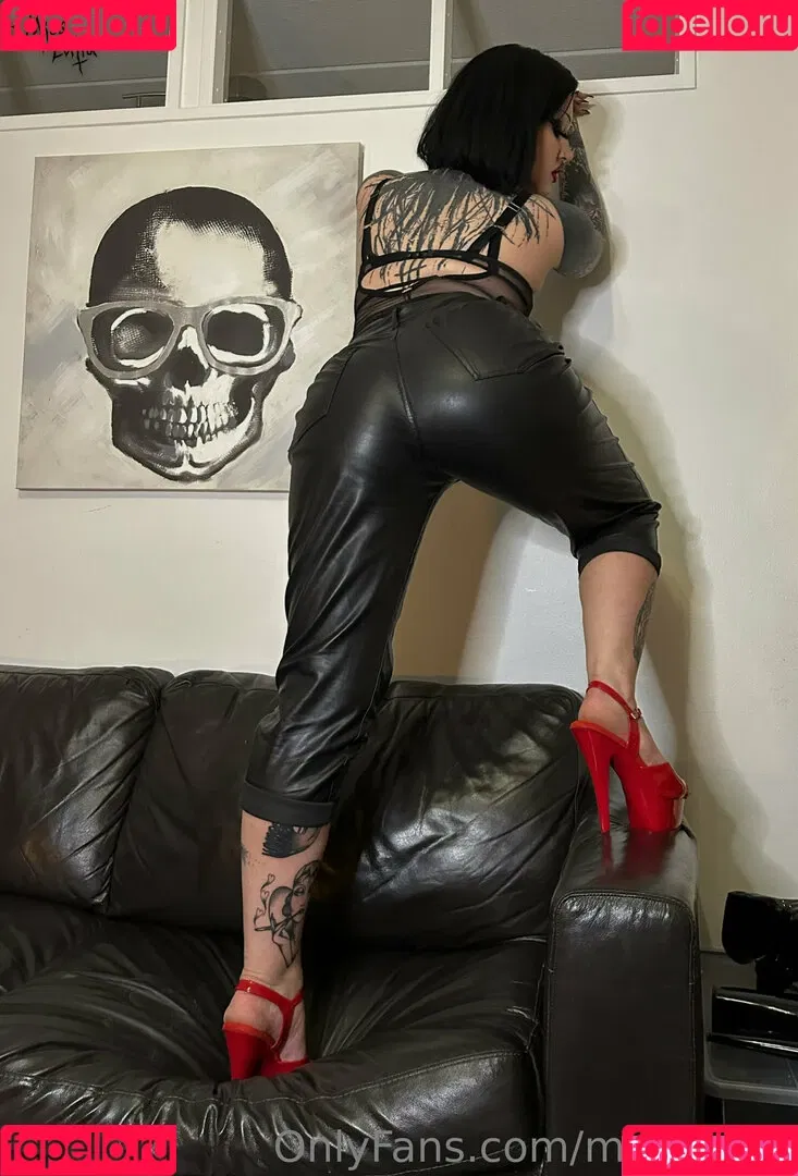 missevilia Onlyfans Photo Gallery 