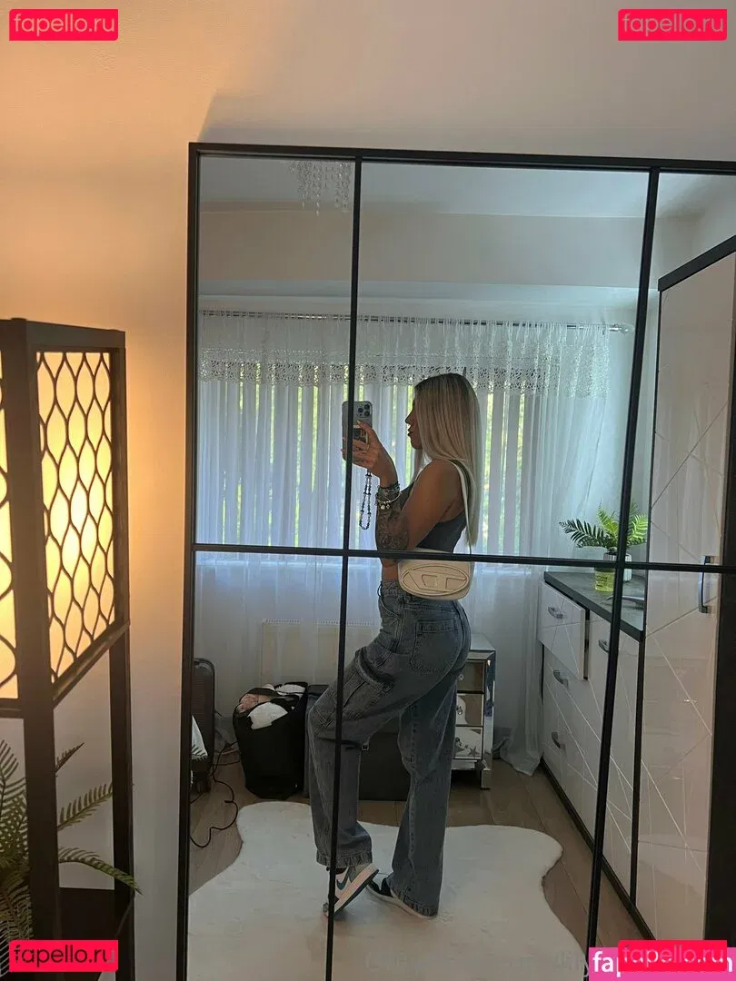 lilydawson01 Onlyfans Photo Gallery 