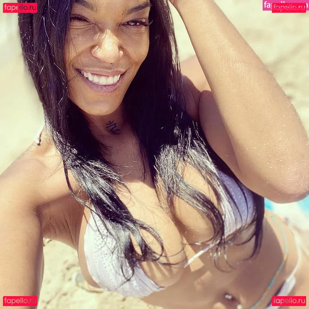 Montana Fishbourne Onlyfans Photo Gallery 