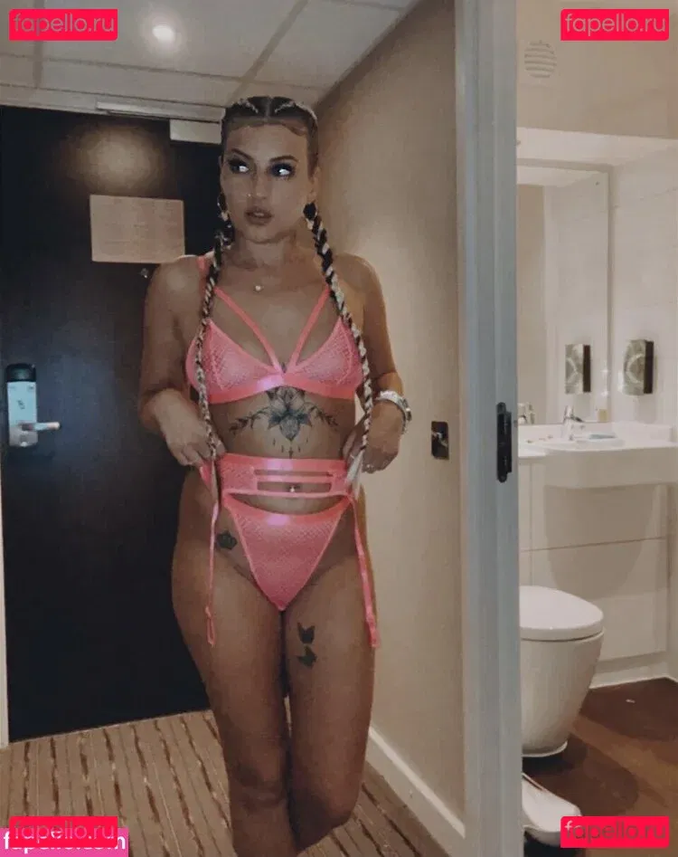 kerrieessex Onlyfans Photo Gallery 