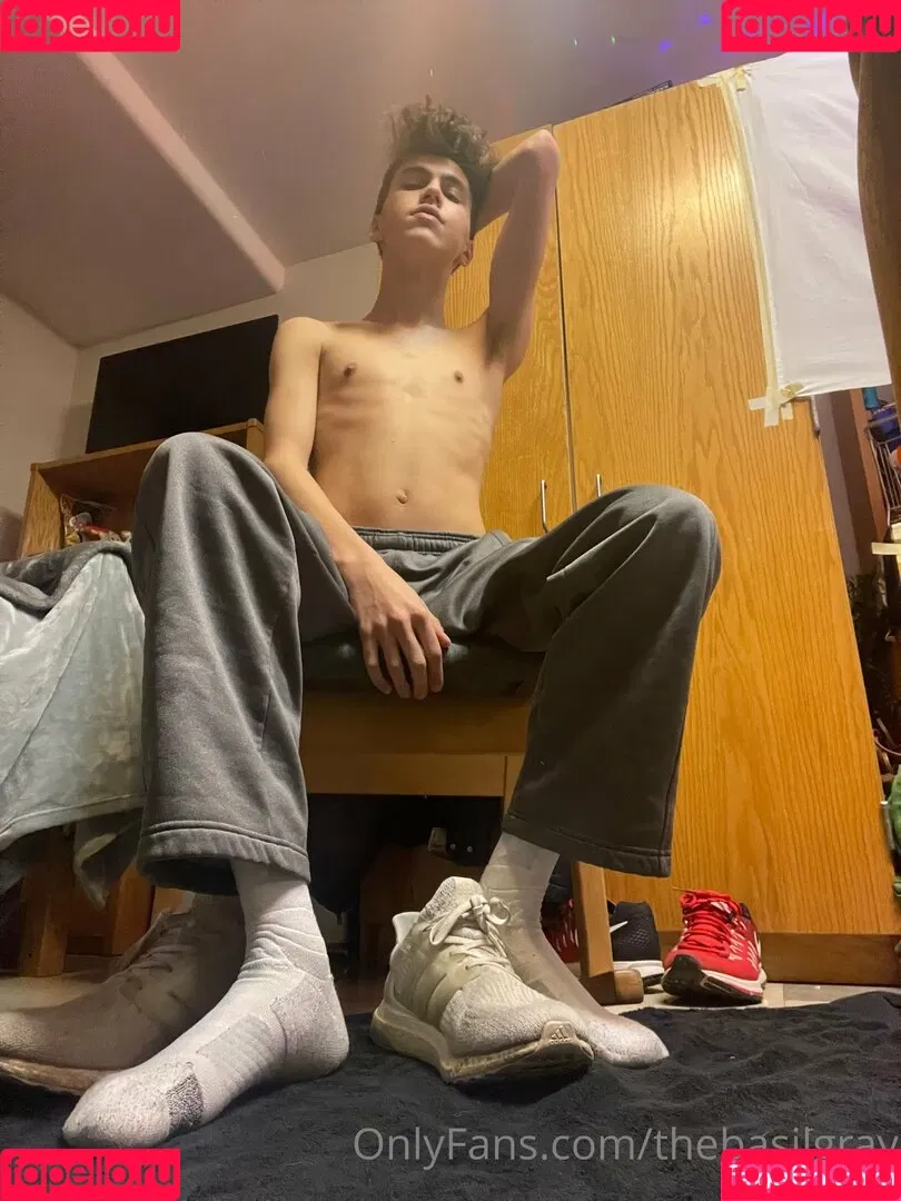basilgray Onlyfans Photo Gallery 