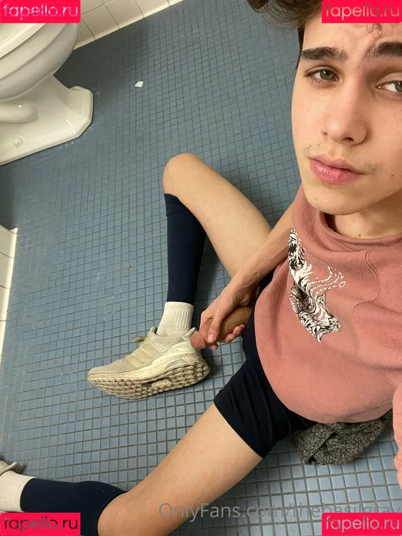 basilgray Onlyfans Photo Gallery 