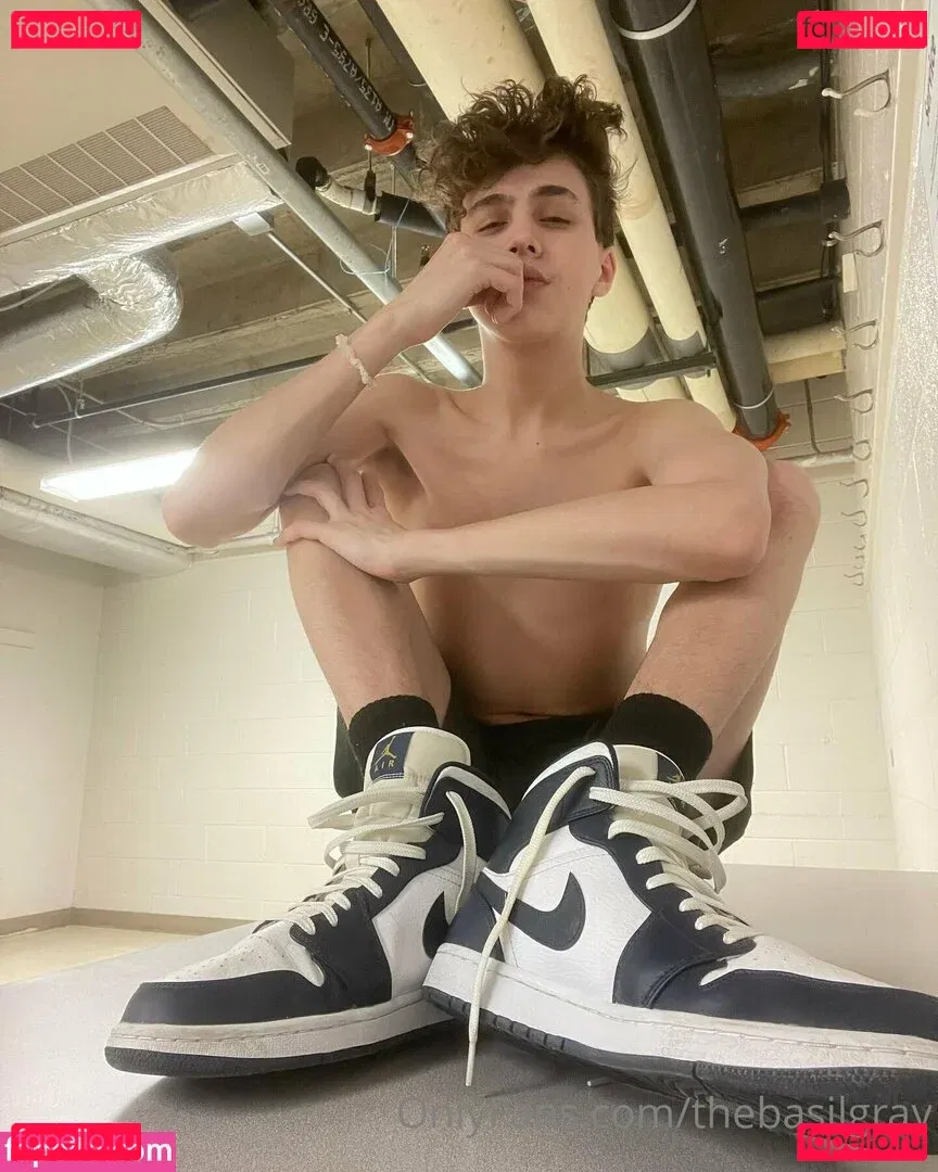 basilgray Onlyfans Photo Gallery 