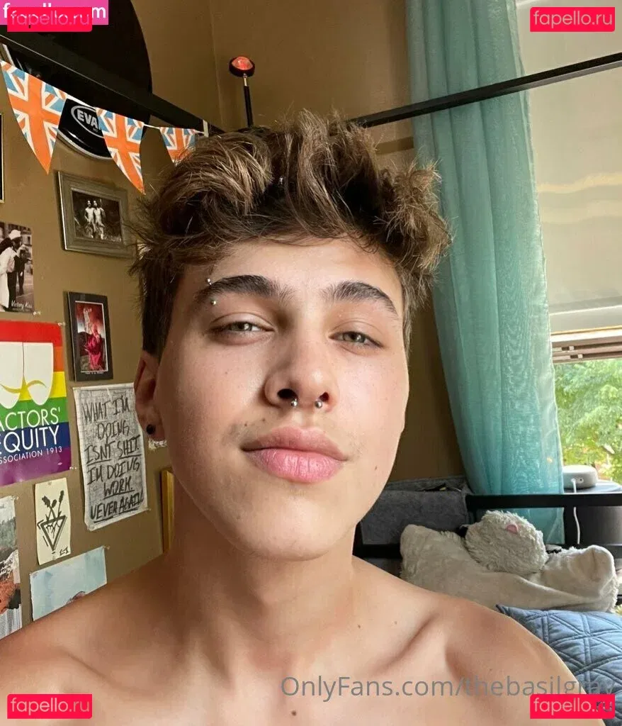 basilgray Onlyfans Photo Gallery 