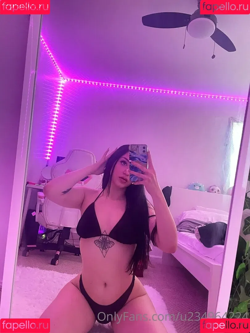 itsazaleaxo Onlyfans Photo Gallery 