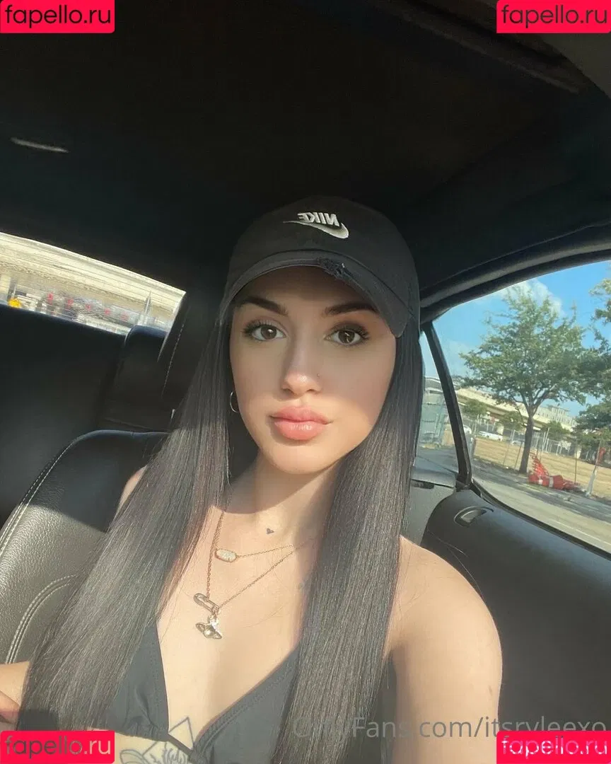 itsazaleaxo Onlyfans Photo Gallery 