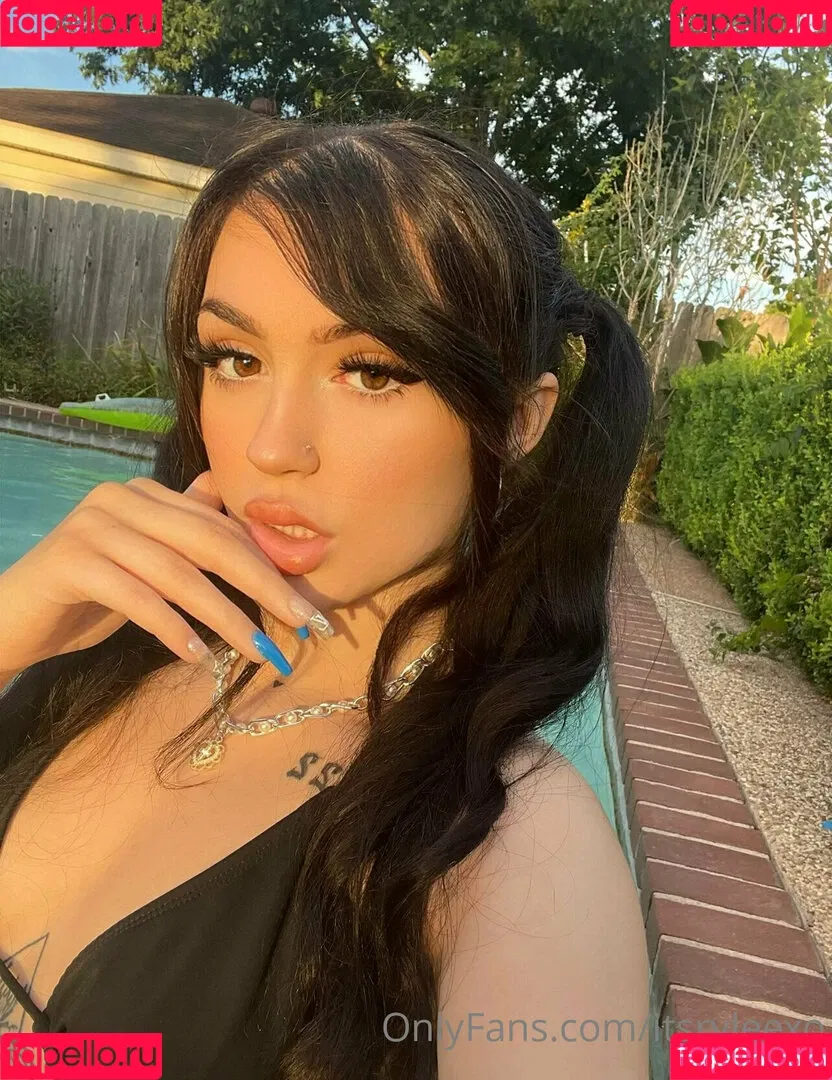 itsazaleaxo Onlyfans Photo Gallery 