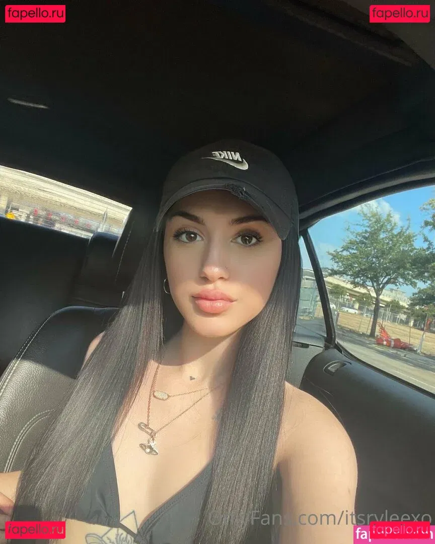 itsazaleaxo Onlyfans Photo Gallery 