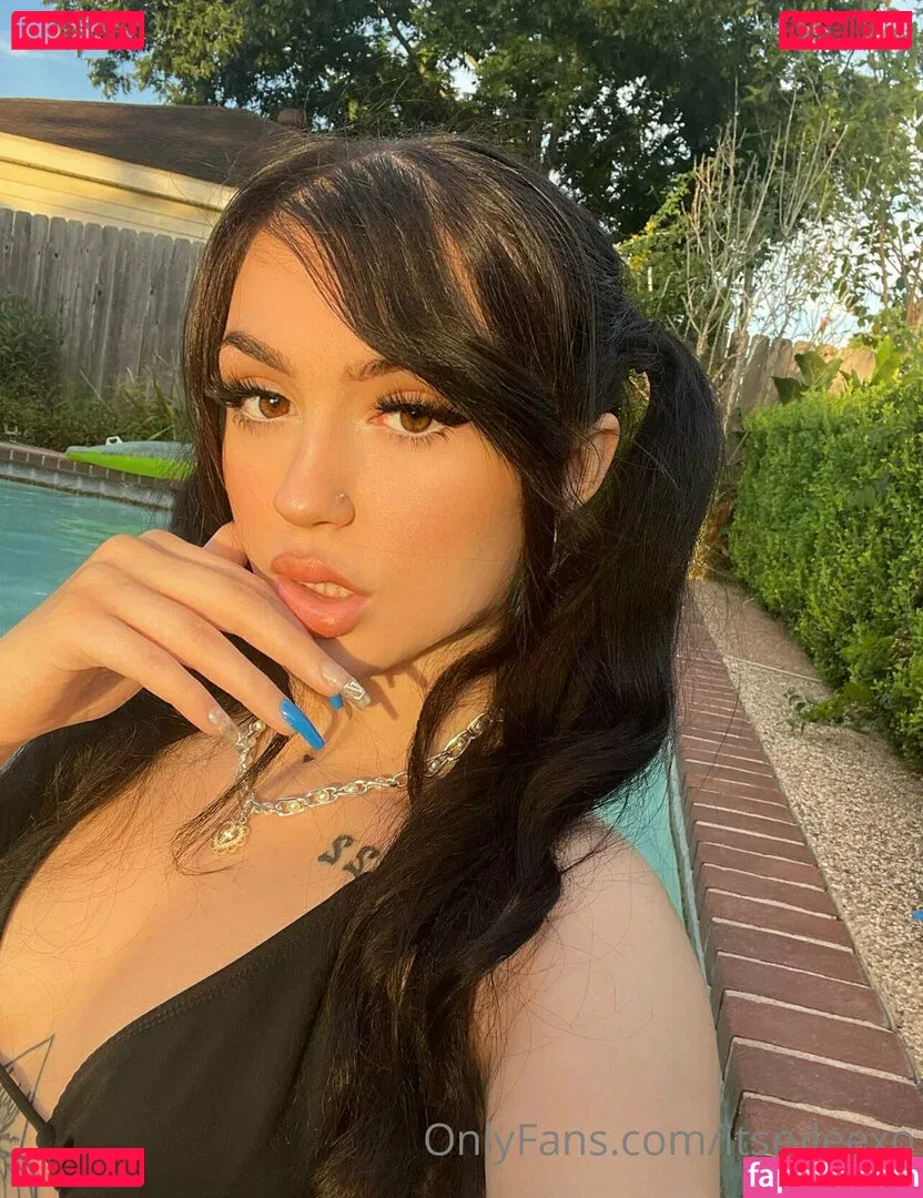 itsazaleaxo Onlyfans Photo Gallery 