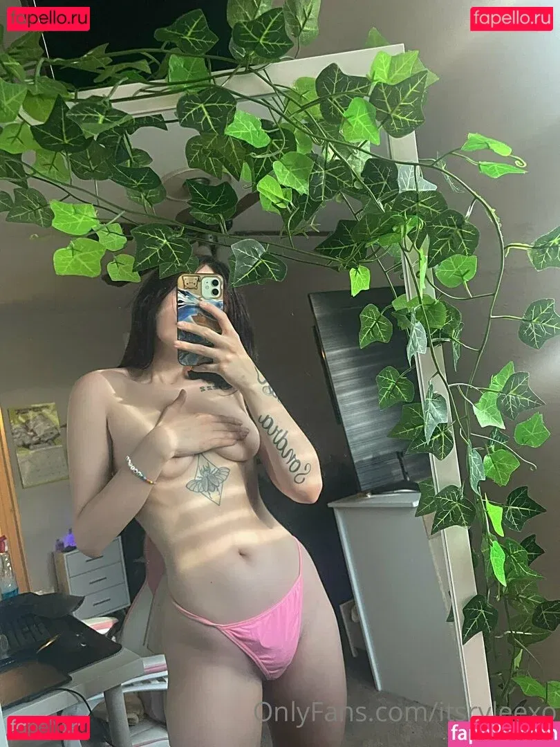 itsazaleaxo Onlyfans Photo Gallery 