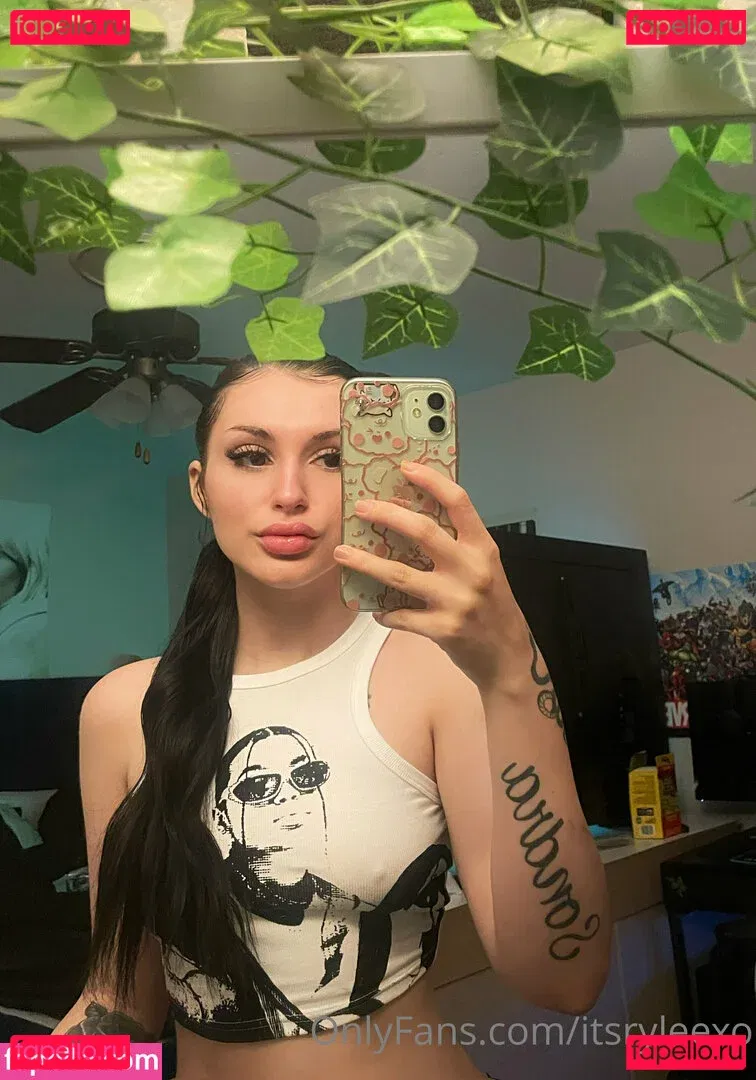 itsazaleaxo Onlyfans Photo Gallery 