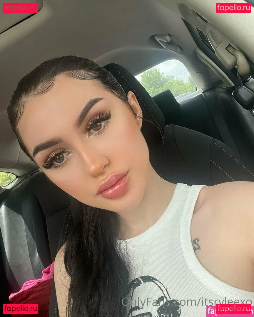 itsazaleaxo Onlyfans Photo Gallery 