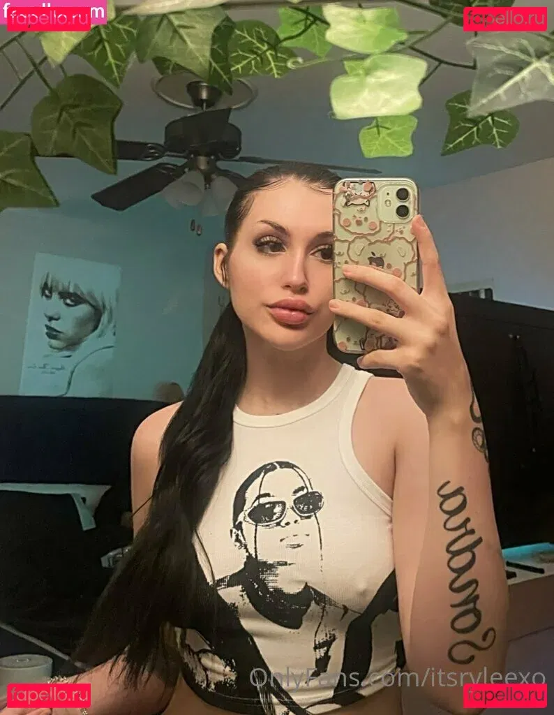 itsazaleaxo Onlyfans Photo Gallery 