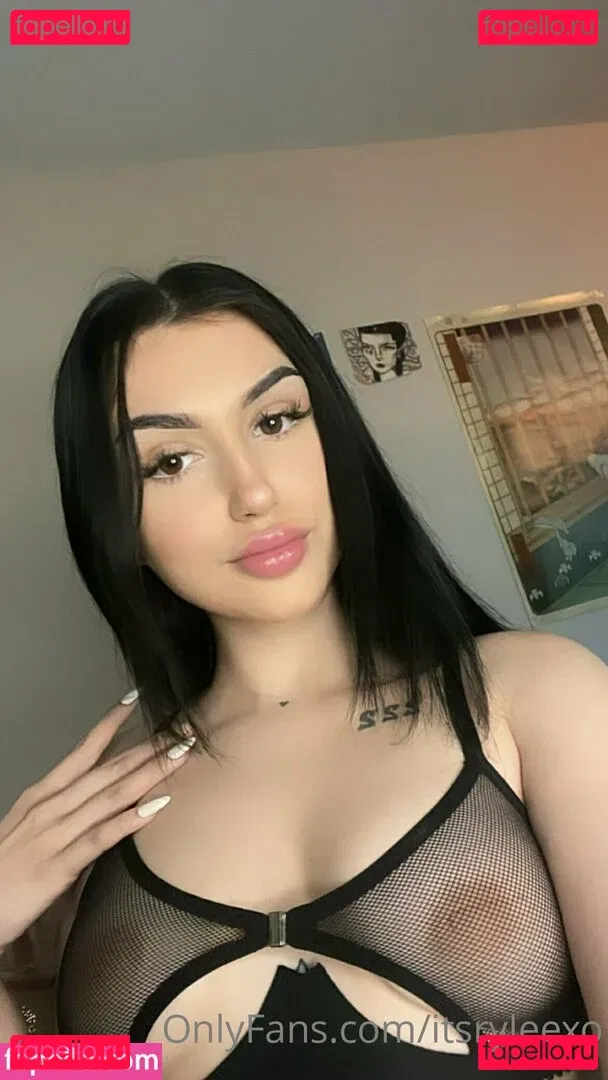 itsazaleaxo Onlyfans Photo Gallery 