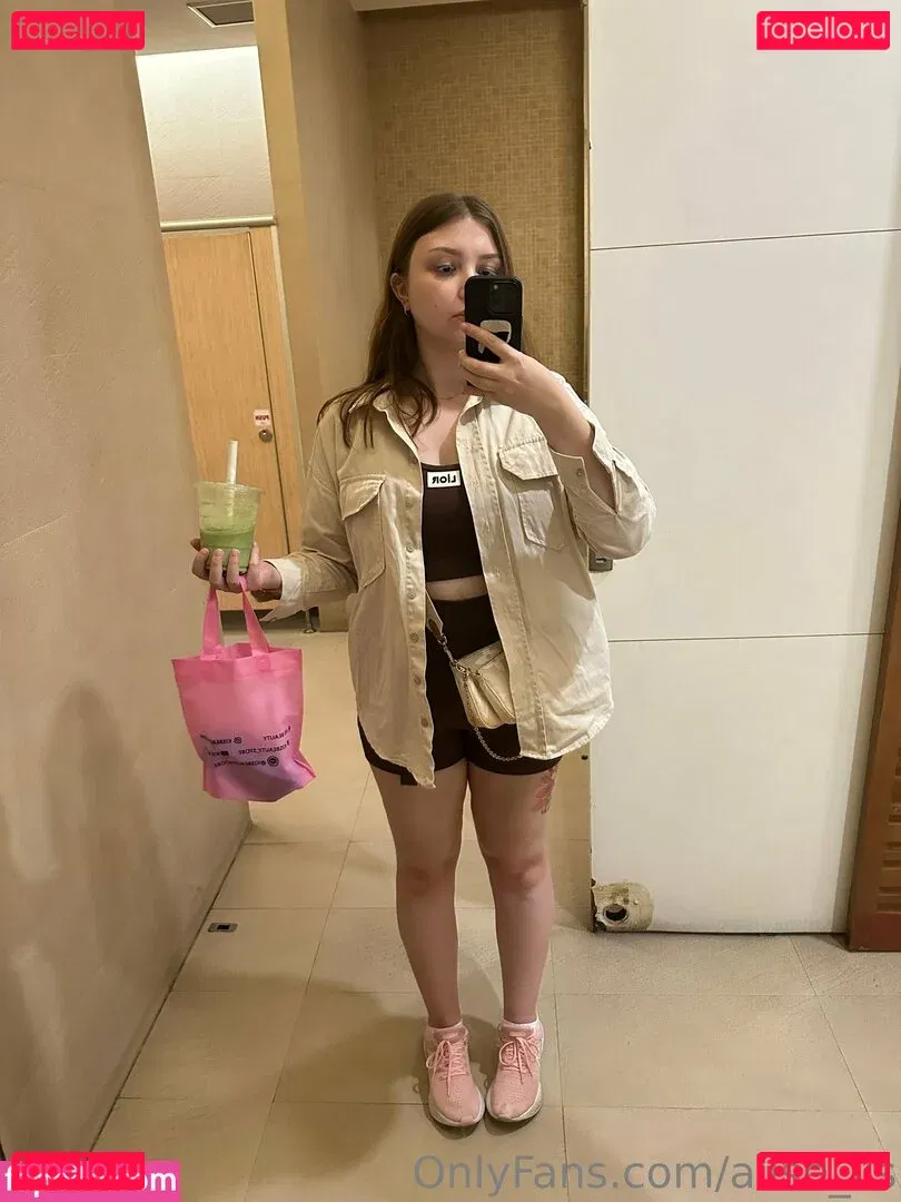 alise_lis Onlyfans Photo Gallery 