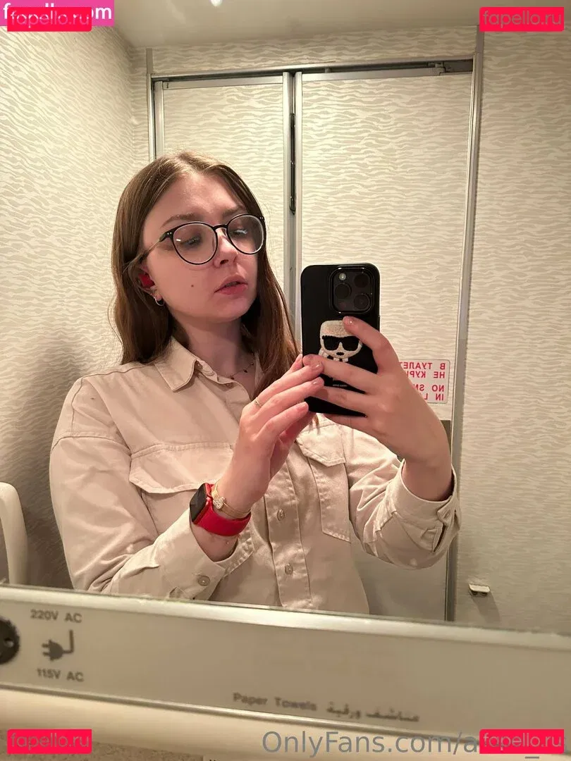 alise_lis Onlyfans Photo Gallery 