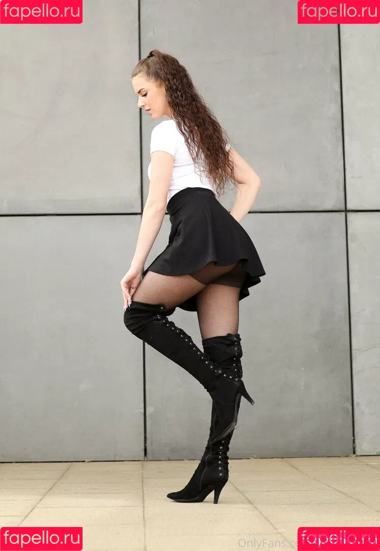 Excinderella Onlyfans Photo Gallery 