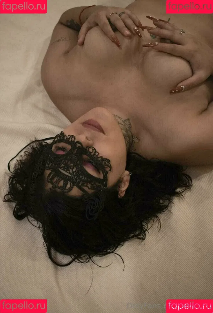 looly00 Onlyfans Photo Gallery 